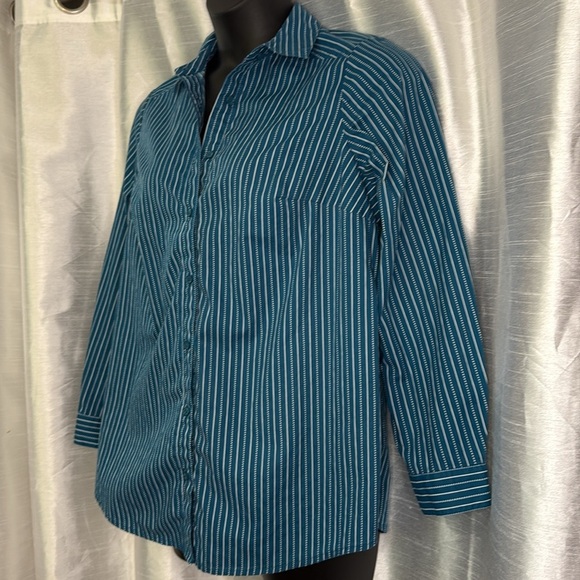 Roaman’s Women’s 14W Long Sleeve Button Down Turquoise Striped Shirt - Picture 3 of 7